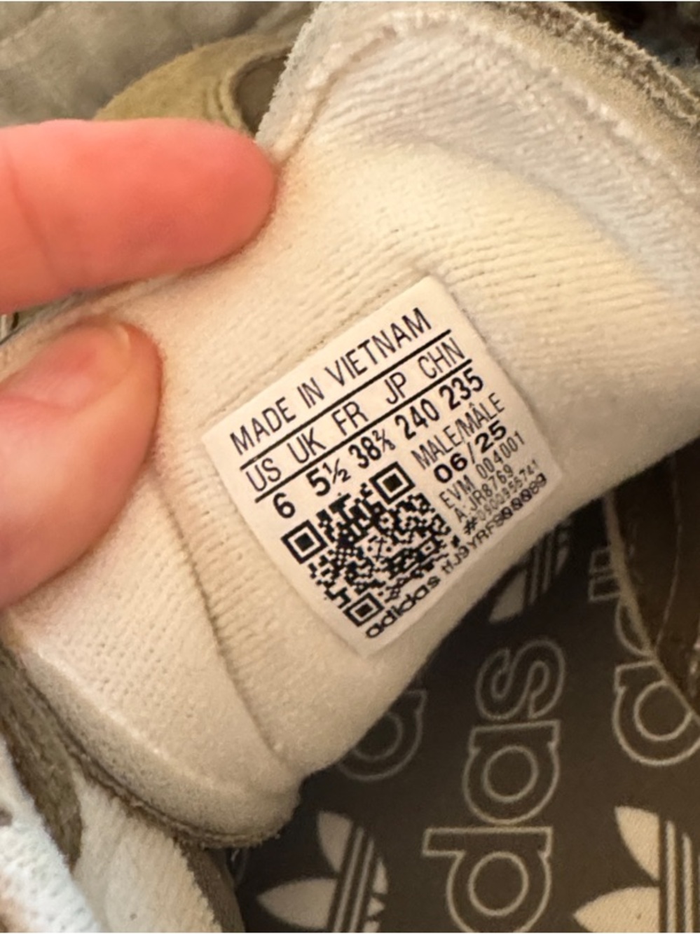 EUC Adidas Sneakers - Picture 4 of 4